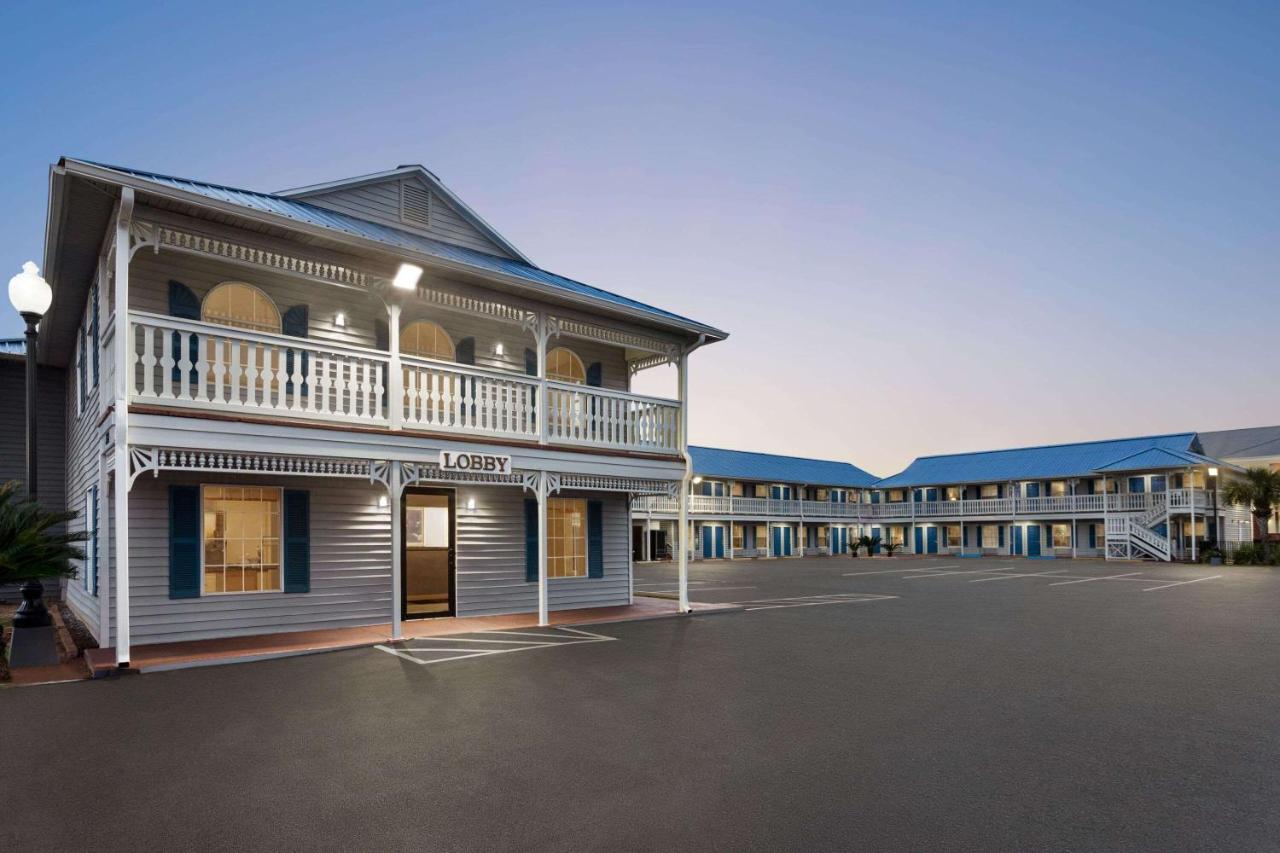 Super 8 By Wyndham Foley Exterior foto