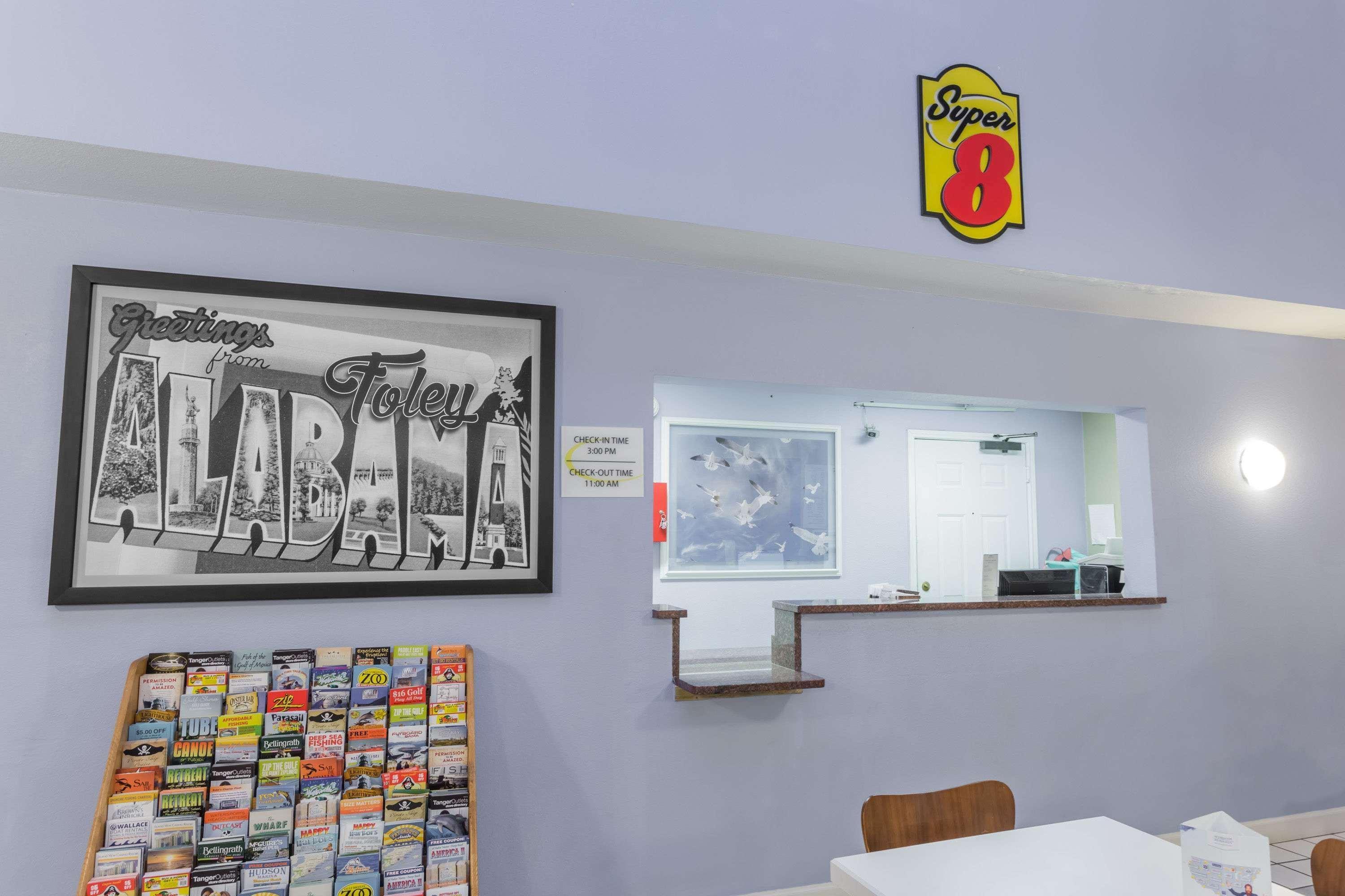 Super 8 By Wyndham Foley Exterior foto